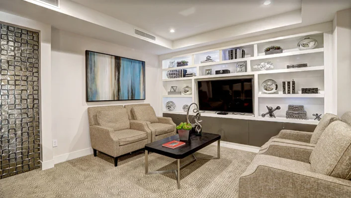 460 N Palm Dr Unit #102 photo 24