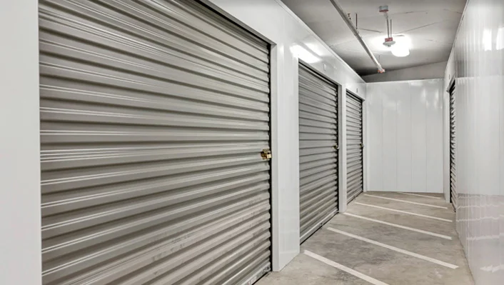 460 N Palm Dr Unit #102 photo 27