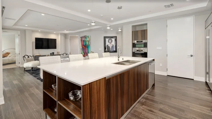 460 N Palm Dr Unit #102 photo 8