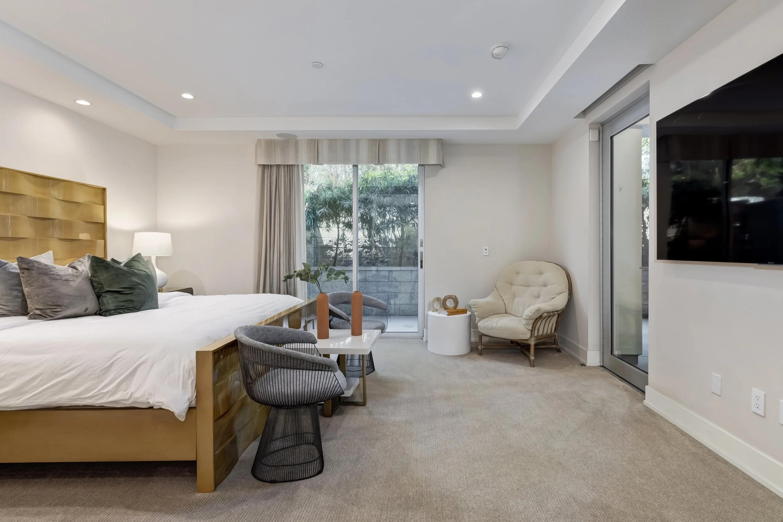 460 N Palm Dr. #103 photo 15