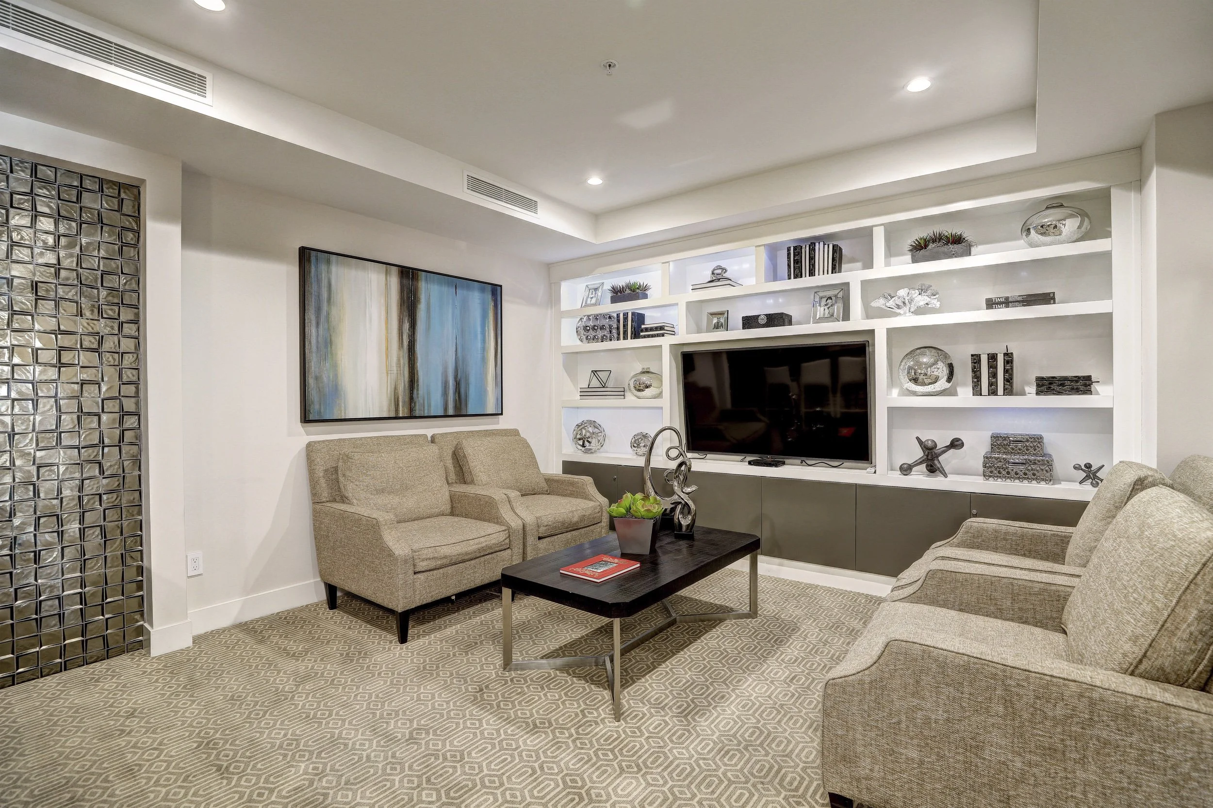 460 N Palm Dr. #103 photo 25