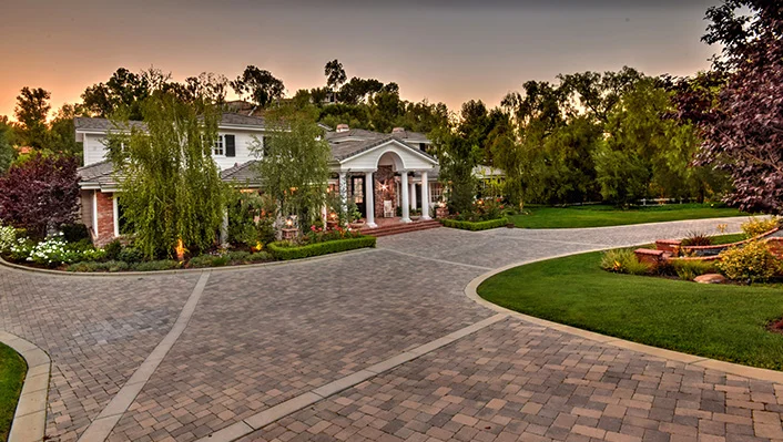 5625 Round Meadow Rd photo 3