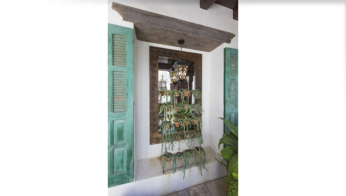 581 Amalfi Dr photo 1