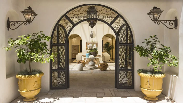 581 Amalfi Dr photo 3