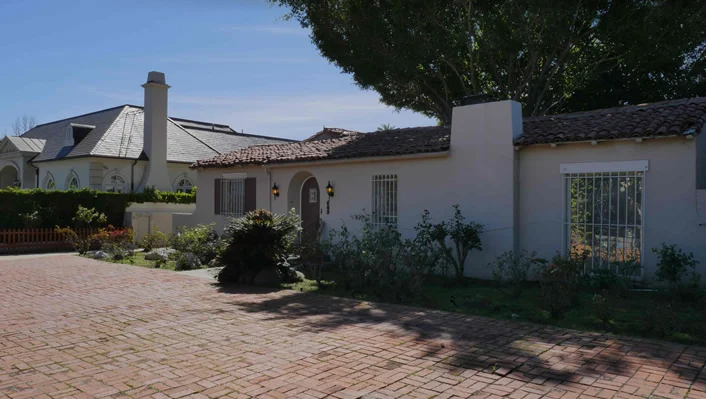 603 N Bedford Dr photo 2