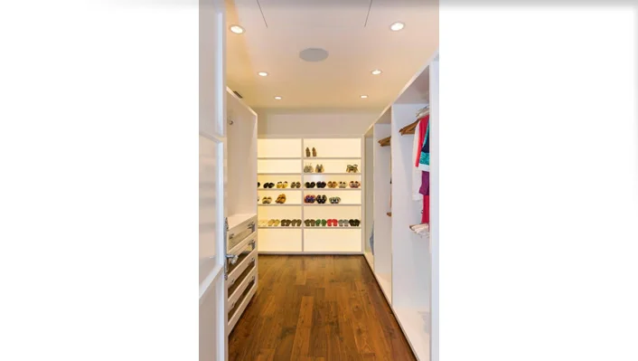 618 N. Sierra Dr photo 15