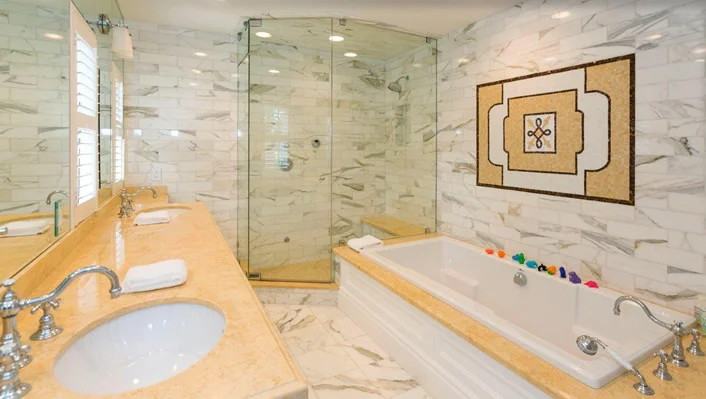 618 N. Sierra Dr photo 16