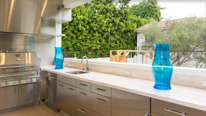 618 N. Sierra Dr photo 22