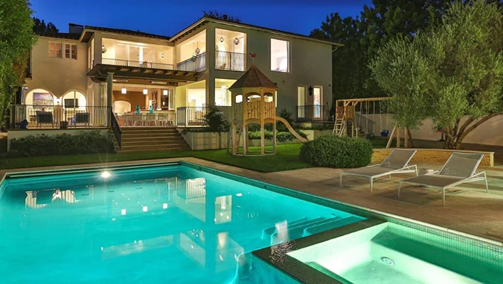 618 N. Sierra Dr photo 5