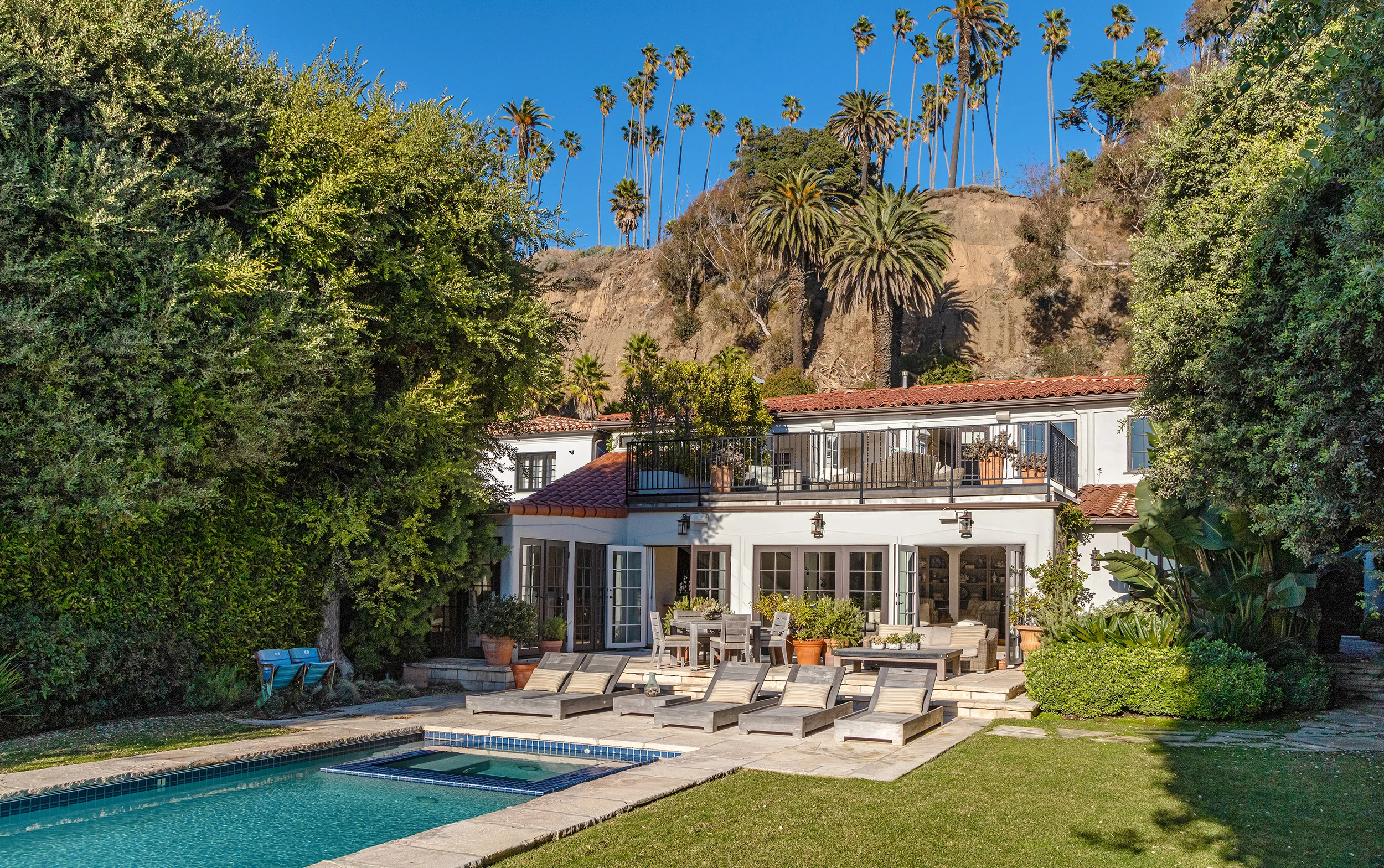 705 Palisades Beach Rd photo 25