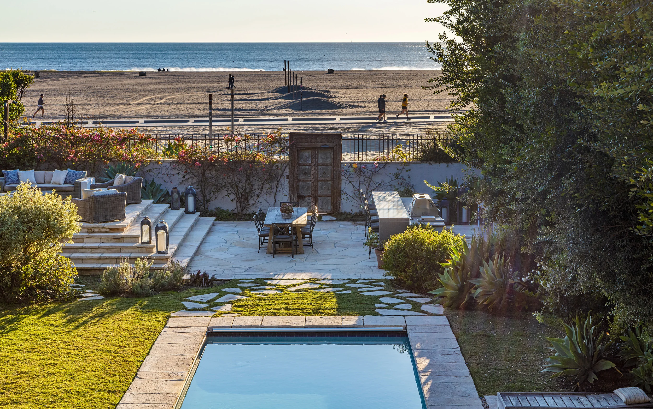 705 Palisades Beach Rd photo 31