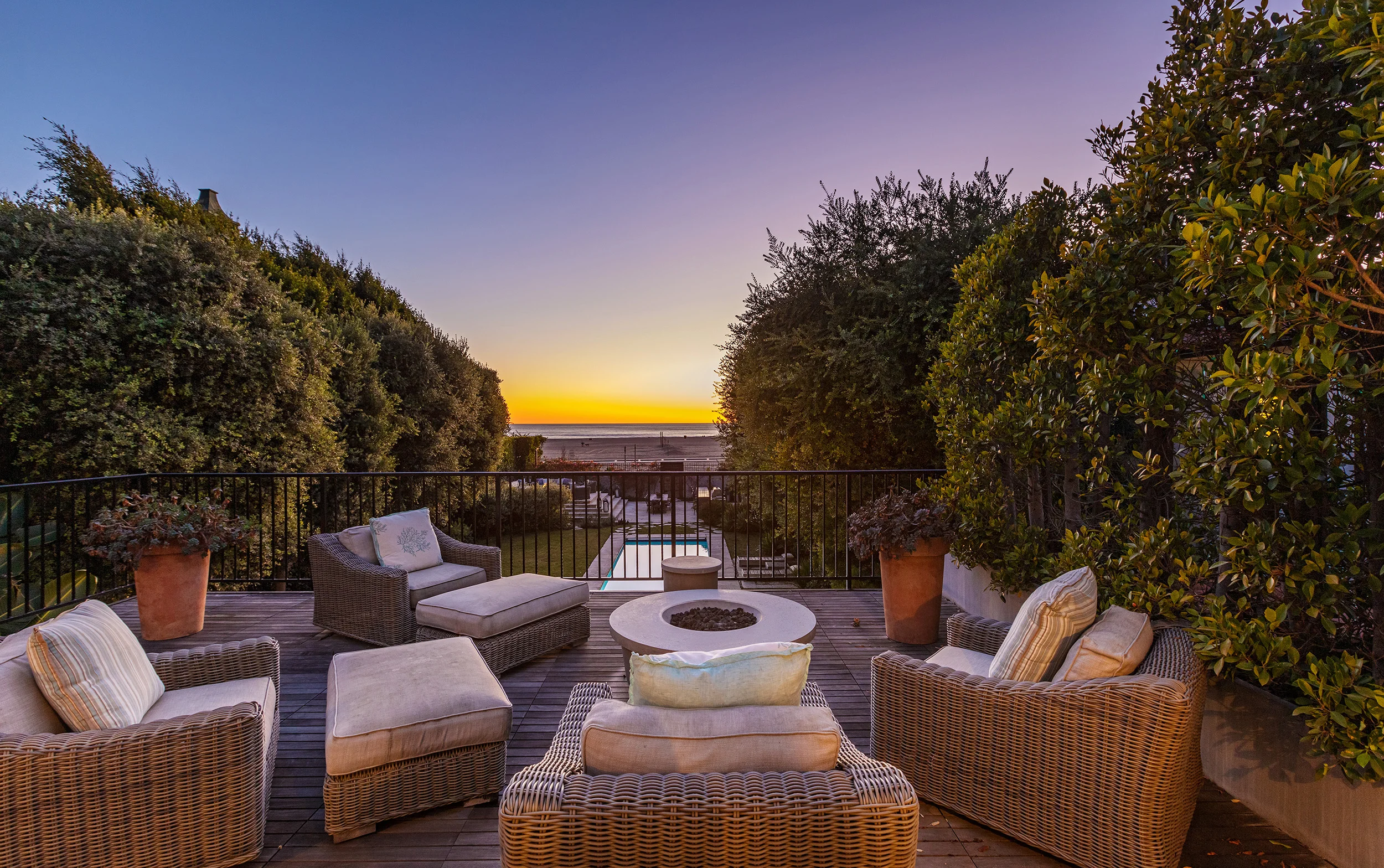 705 Palisades Beach Rd photo 39