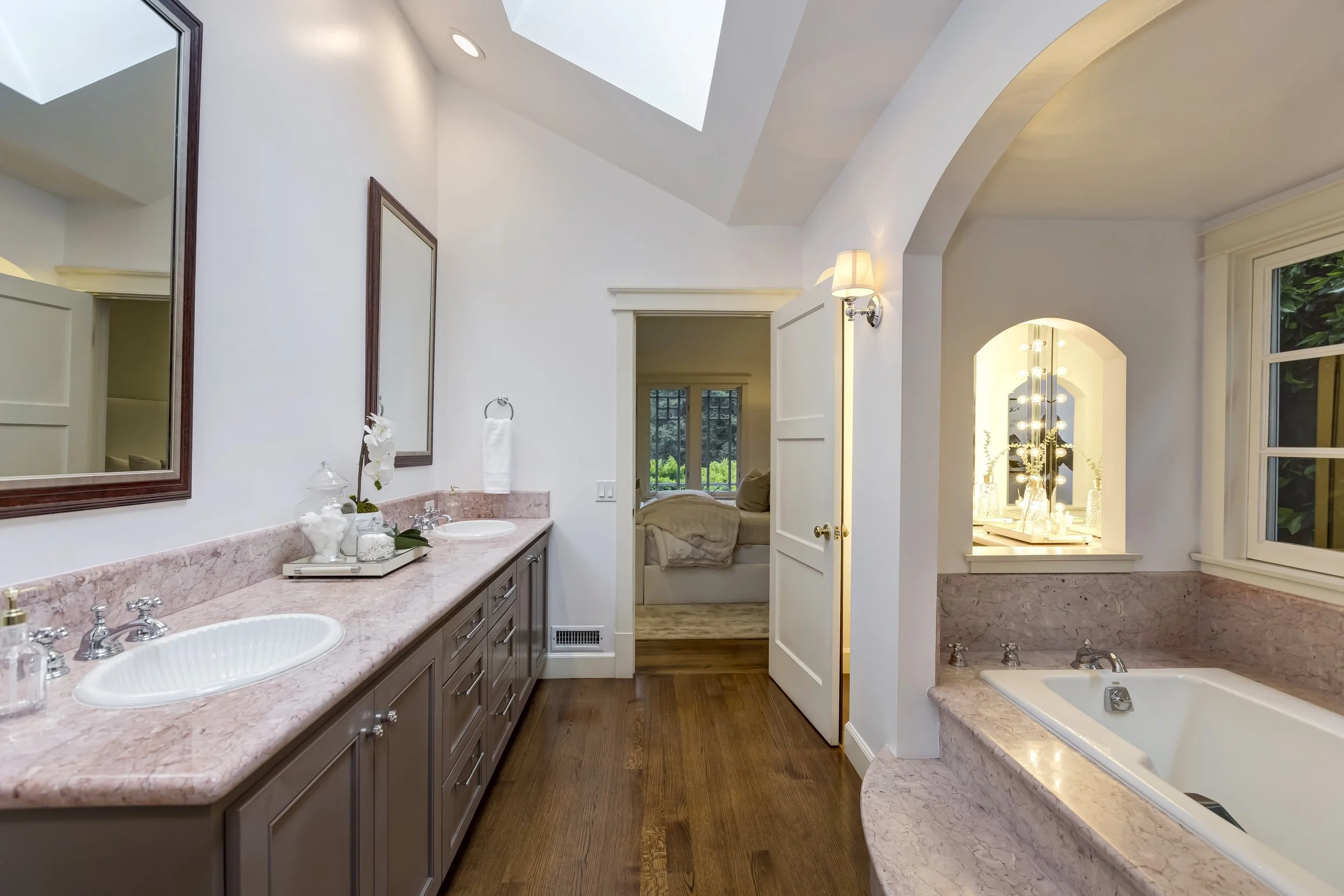 716 Greentree Rd photo 11