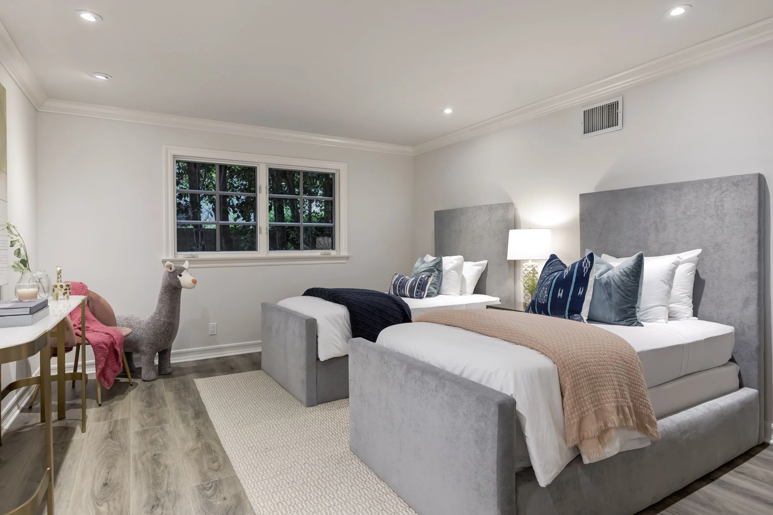 716 Greentree Rd photo 16