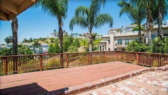 8135 Stoneridge Drive photo 26