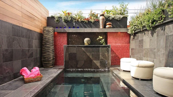 819 Dickson St photo 16