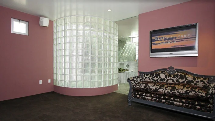 819 Dickson St photo 20