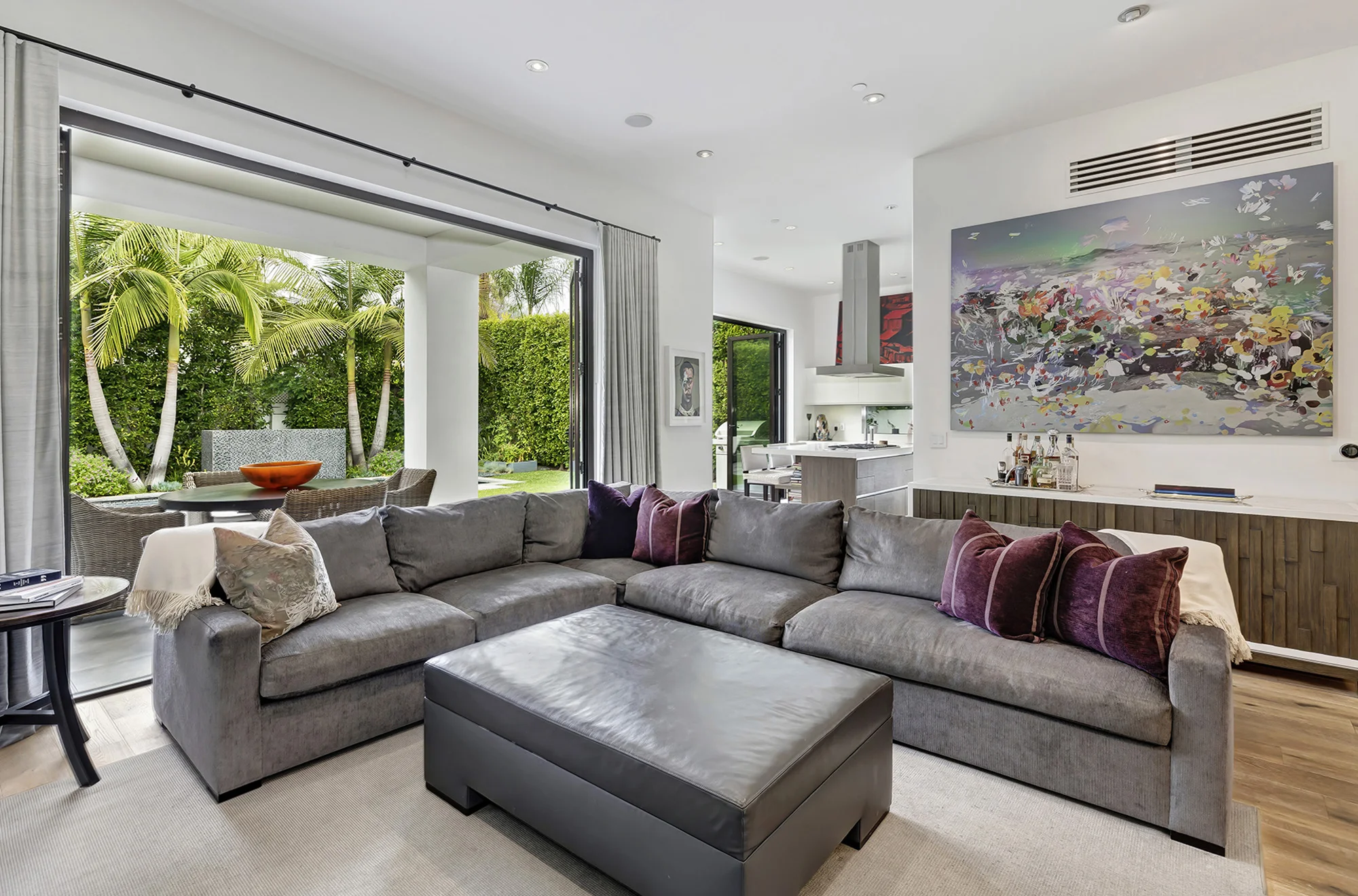 8745 Rosewood Ave photo 12