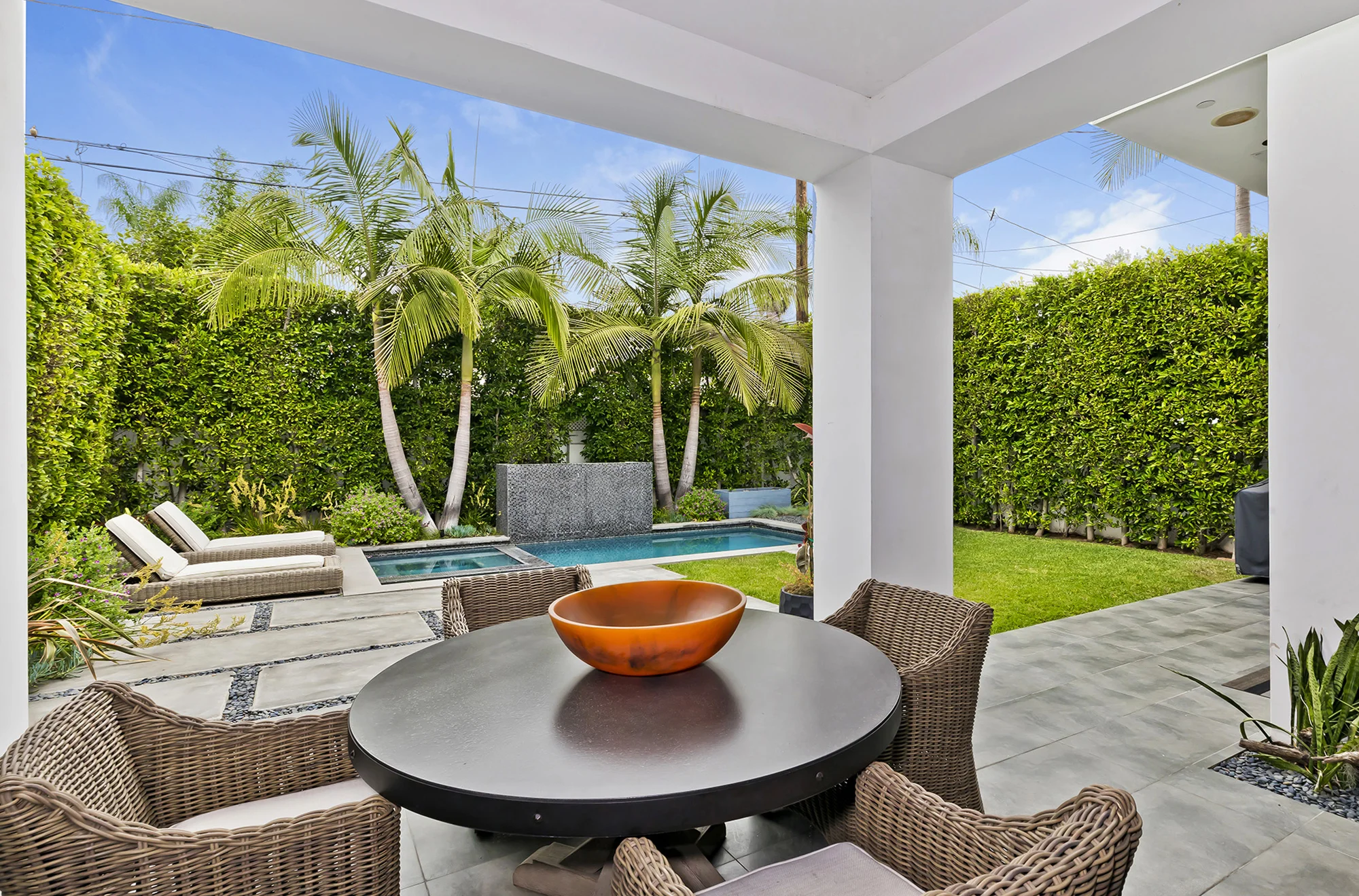 8745 Rosewood Ave photo 17