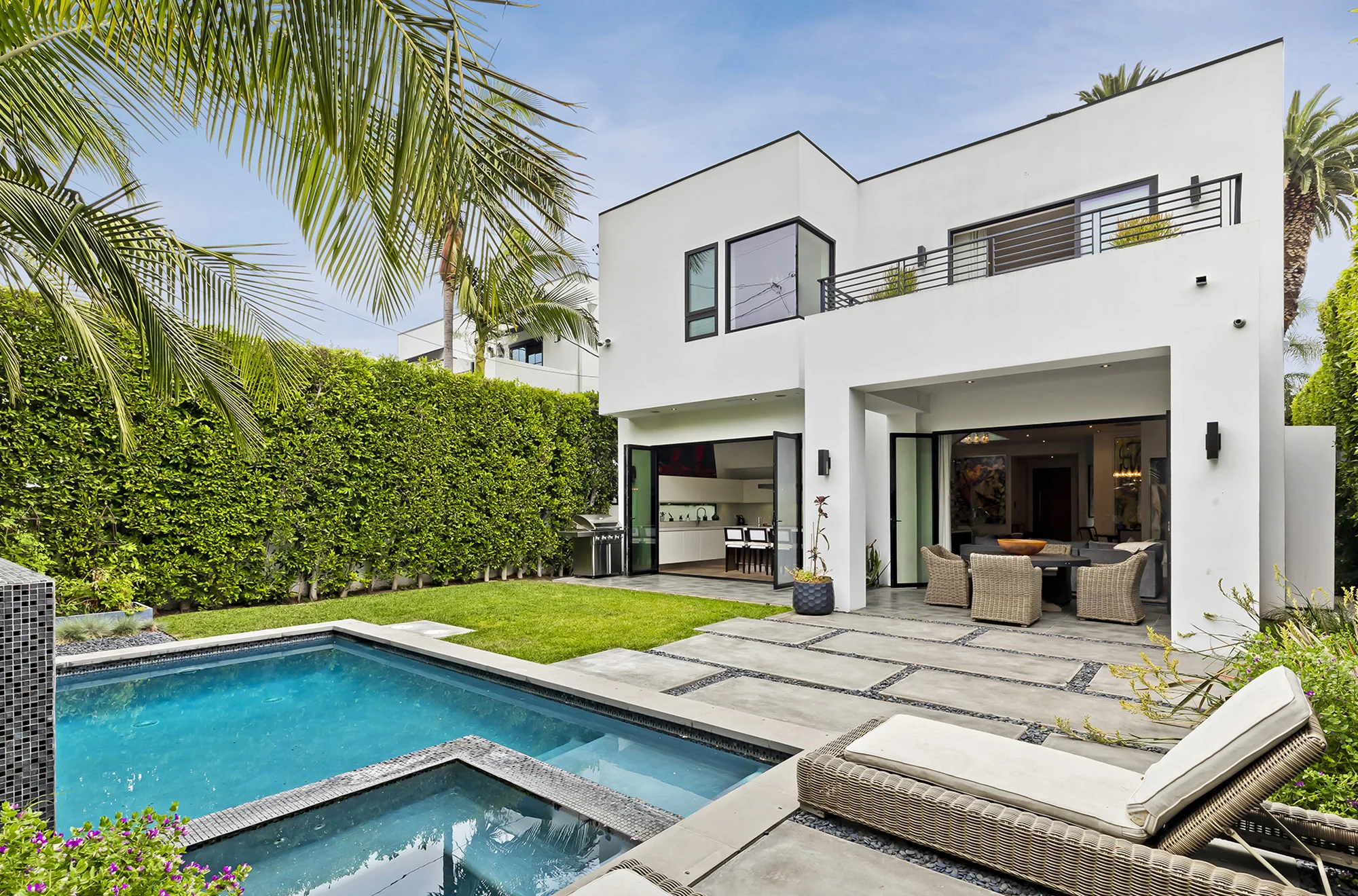 8745 Rosewood Ave photo 23