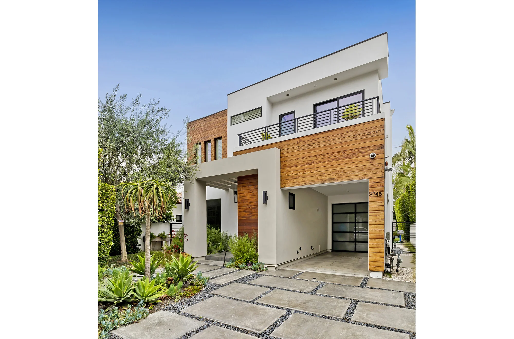 8745 Rosewood Ave photo 3