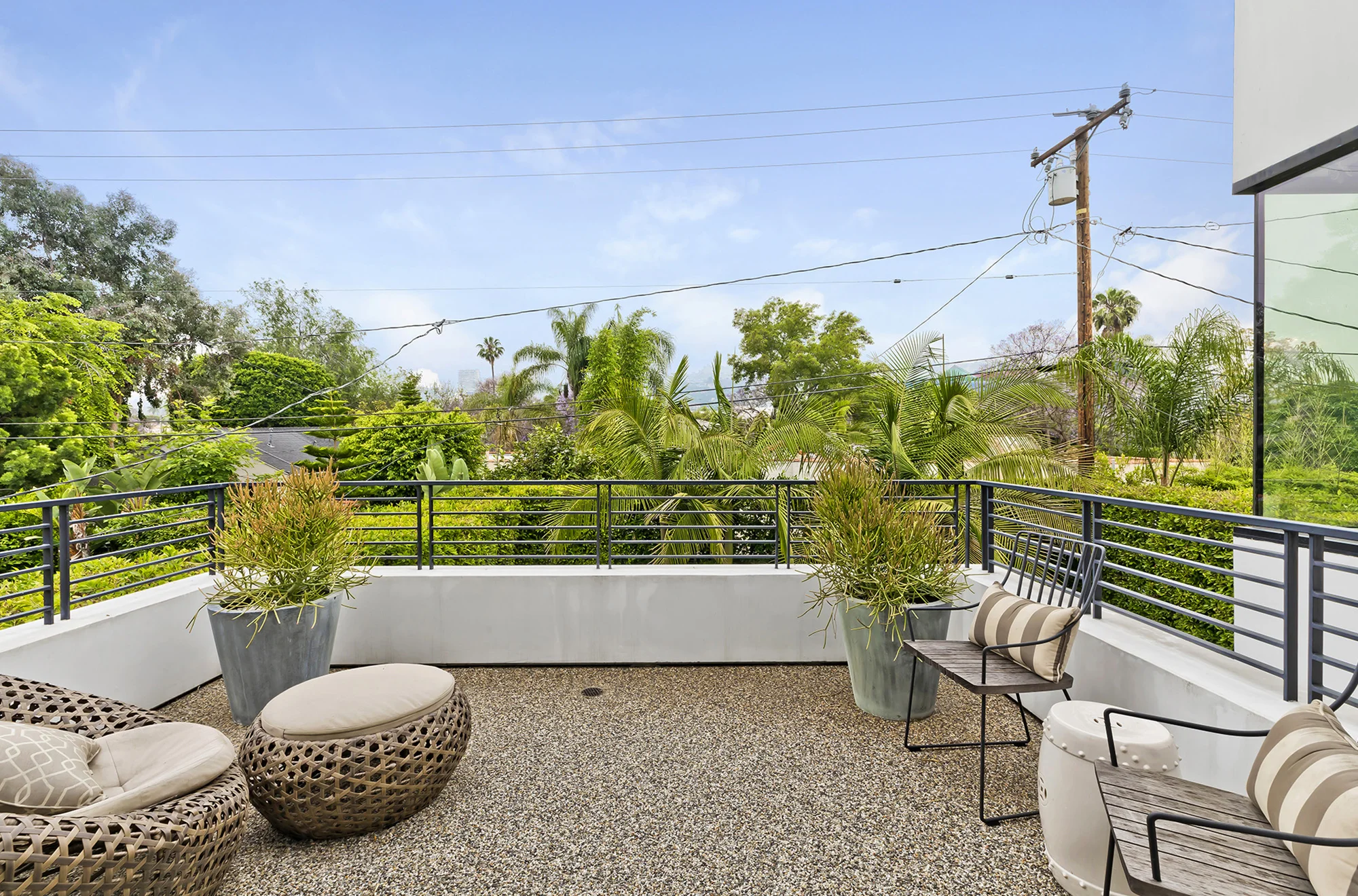 8745 Rosewood Ave photo 32