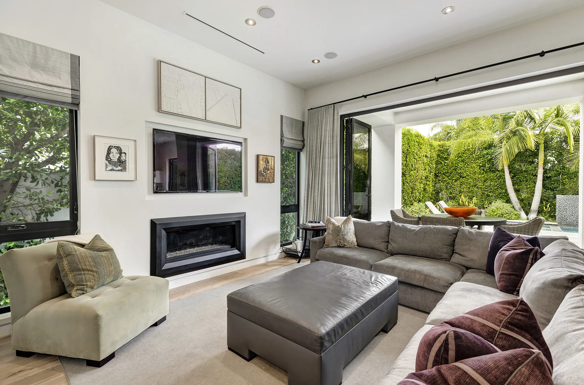 8745 Rosewood Ave photo 10