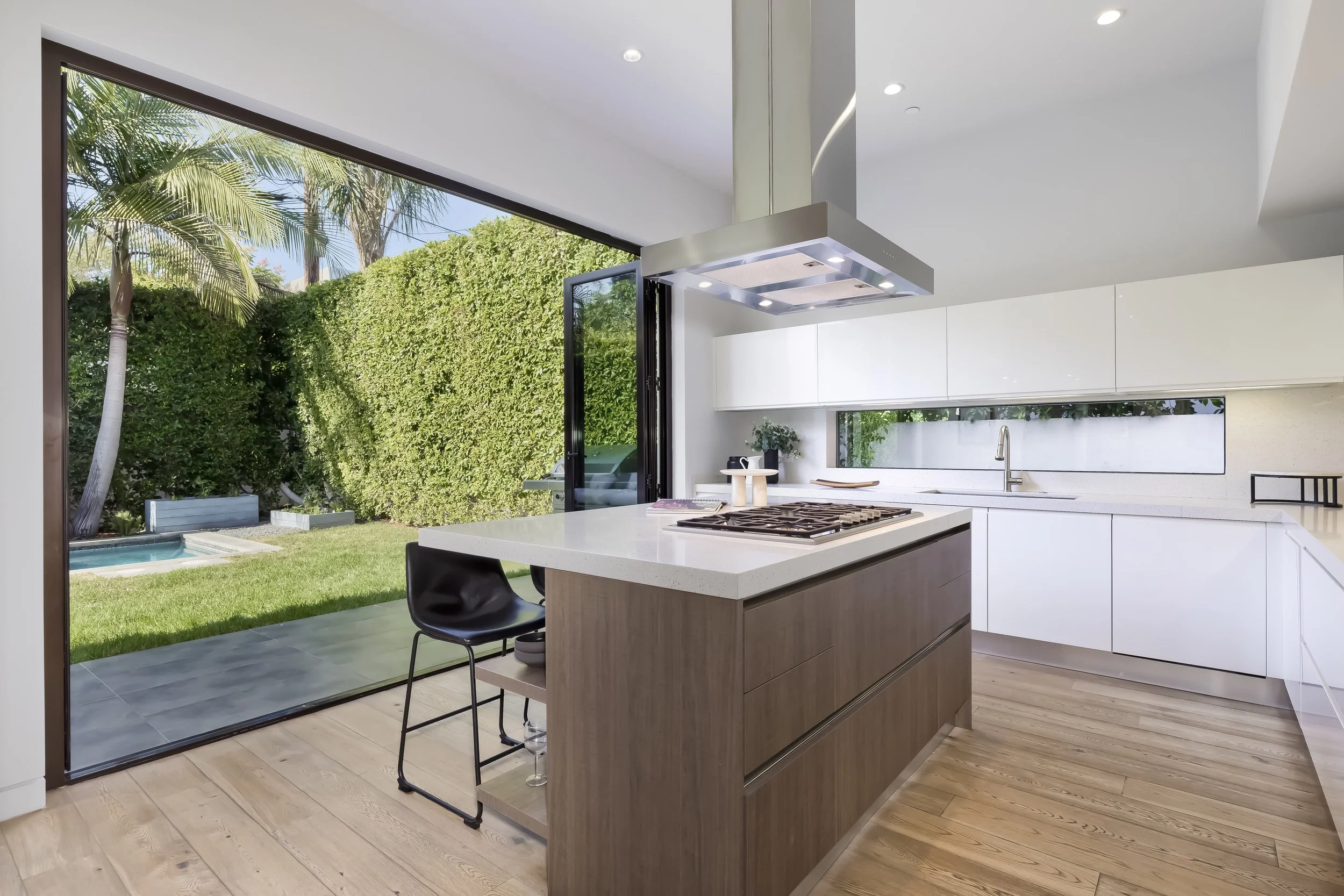 8745 Rosewood Ave photo 14