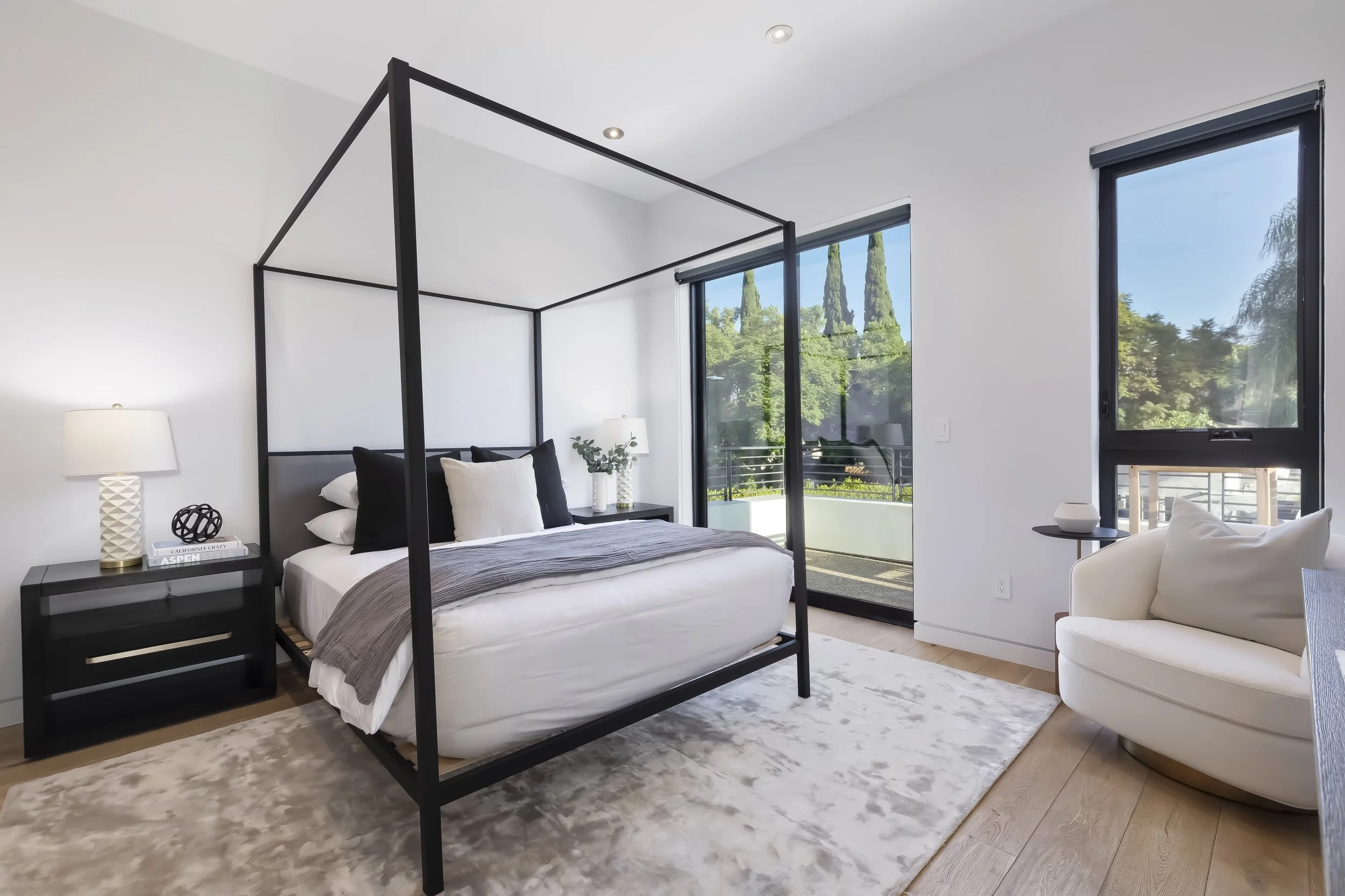 8745 Rosewood Ave photo 28