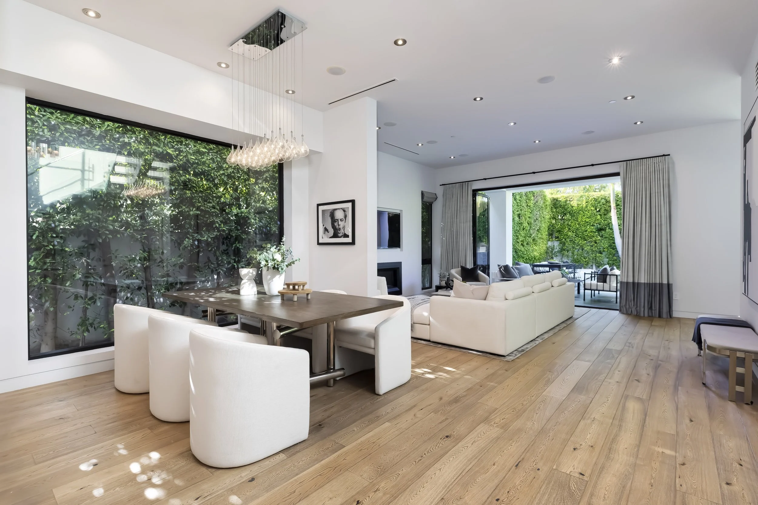 8745 Rosewood Ave photo 8