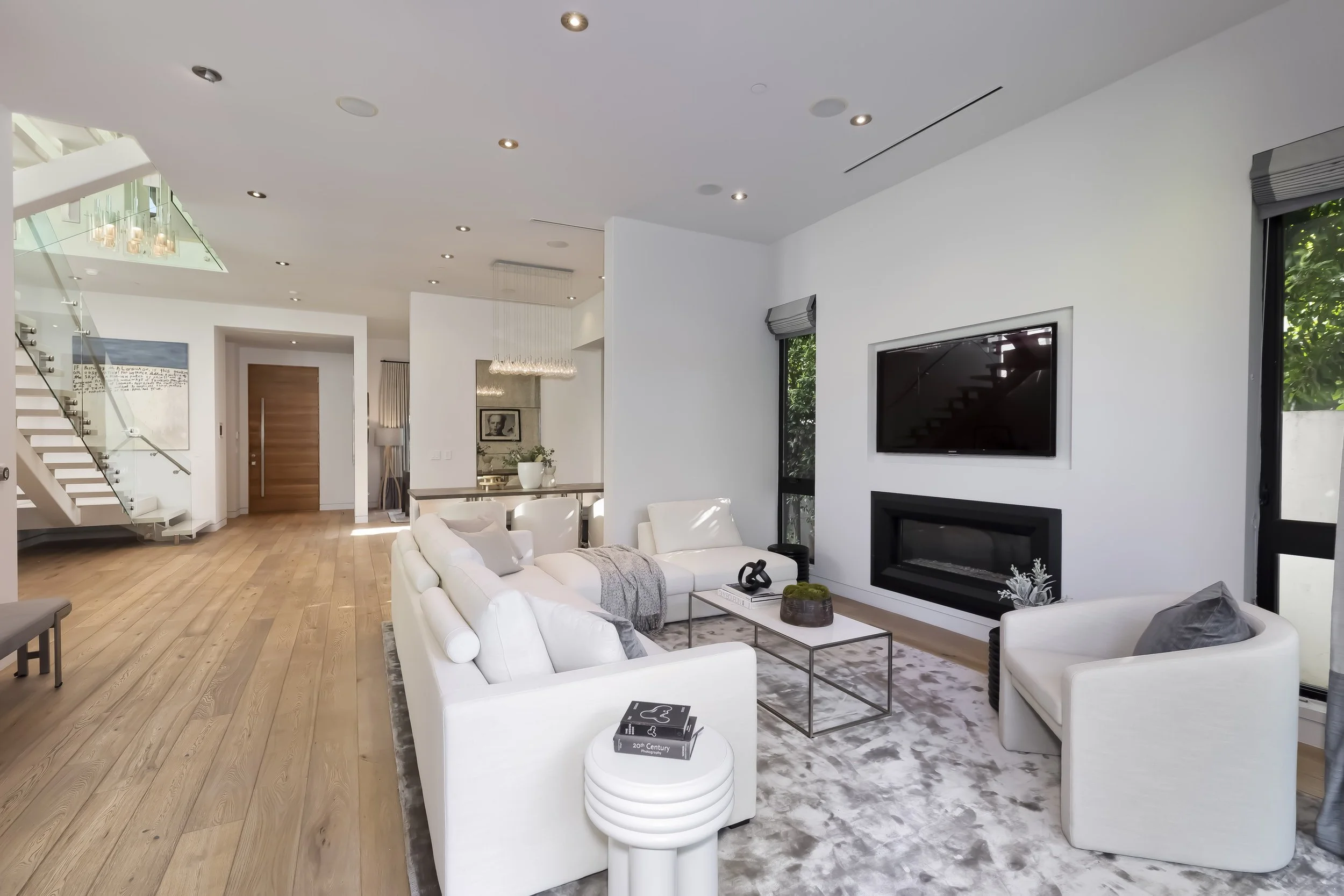 8745 Rosewood Ave photo 9