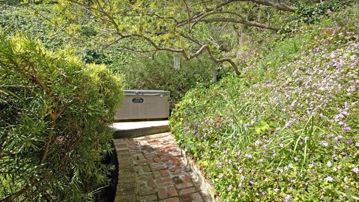 8817 Thrasher Ave photo 22