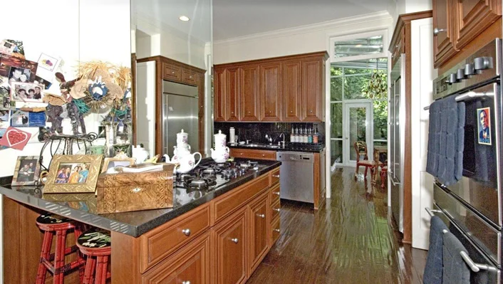 8817 Thrasher Ave photo 7