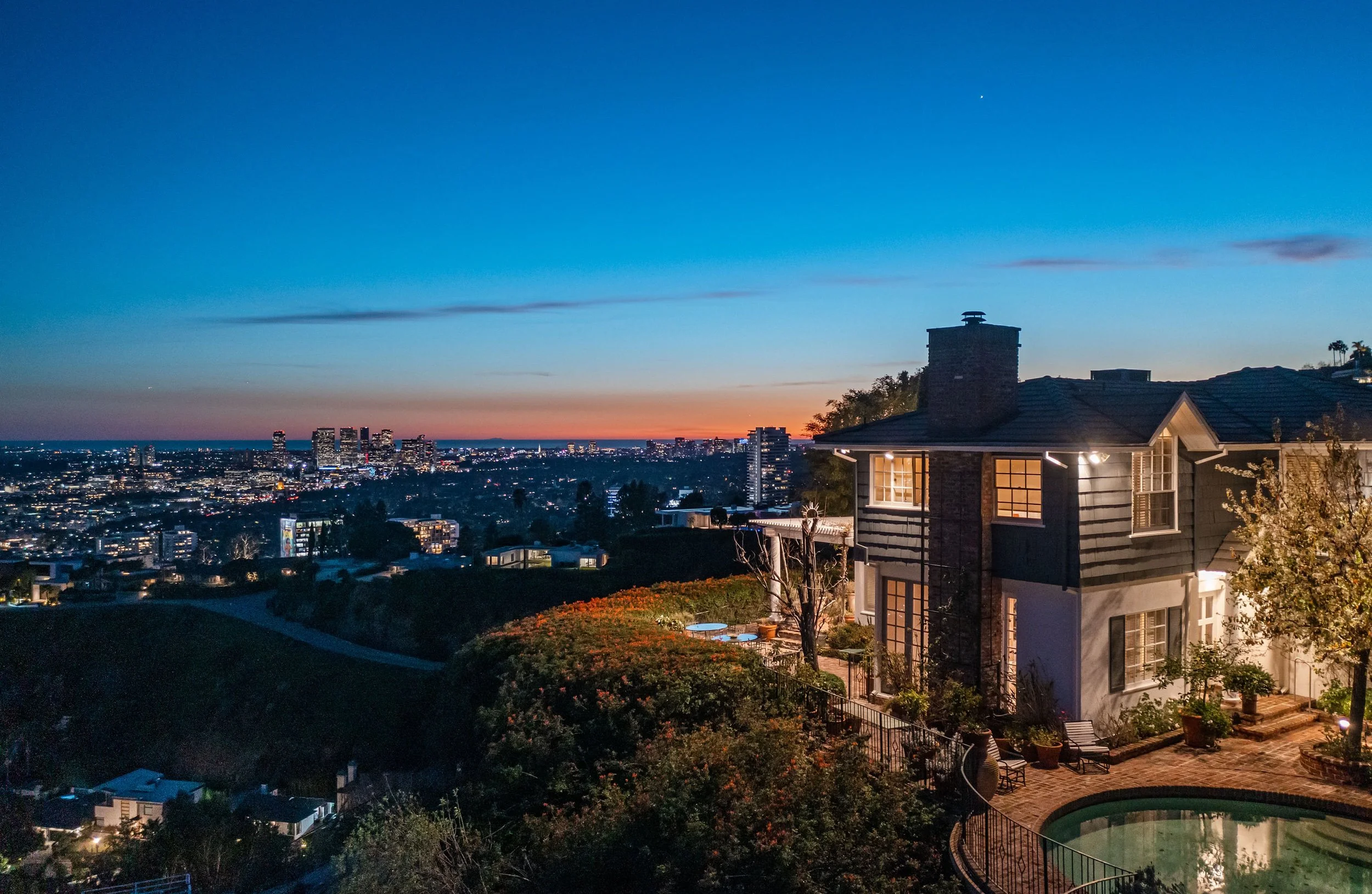 8900 Evanview Drive photo 1