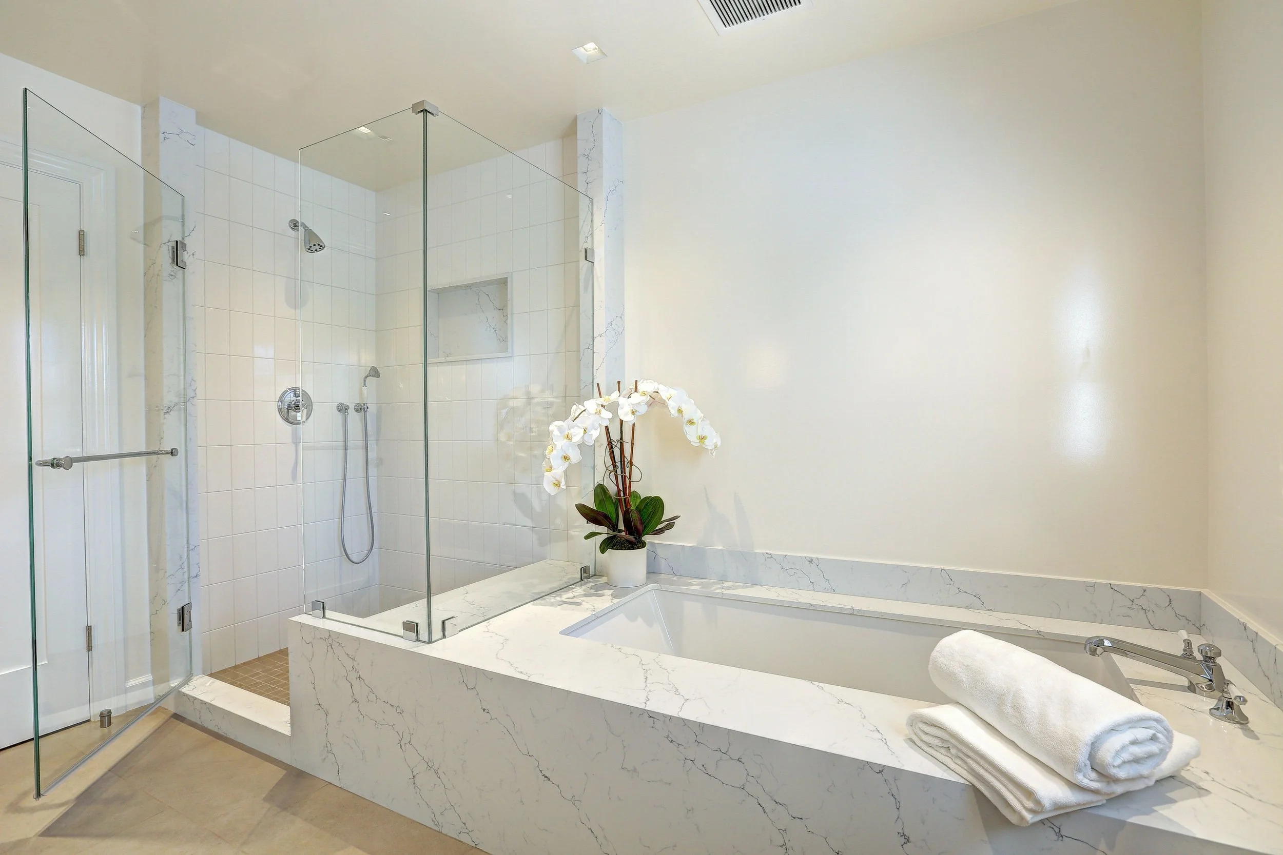 8937 Dorrington Ave photo 13