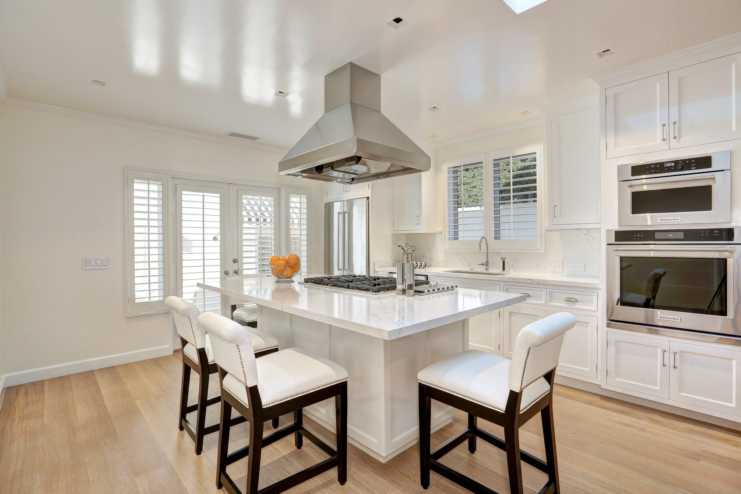 8937 Dorrington Ave photo 7