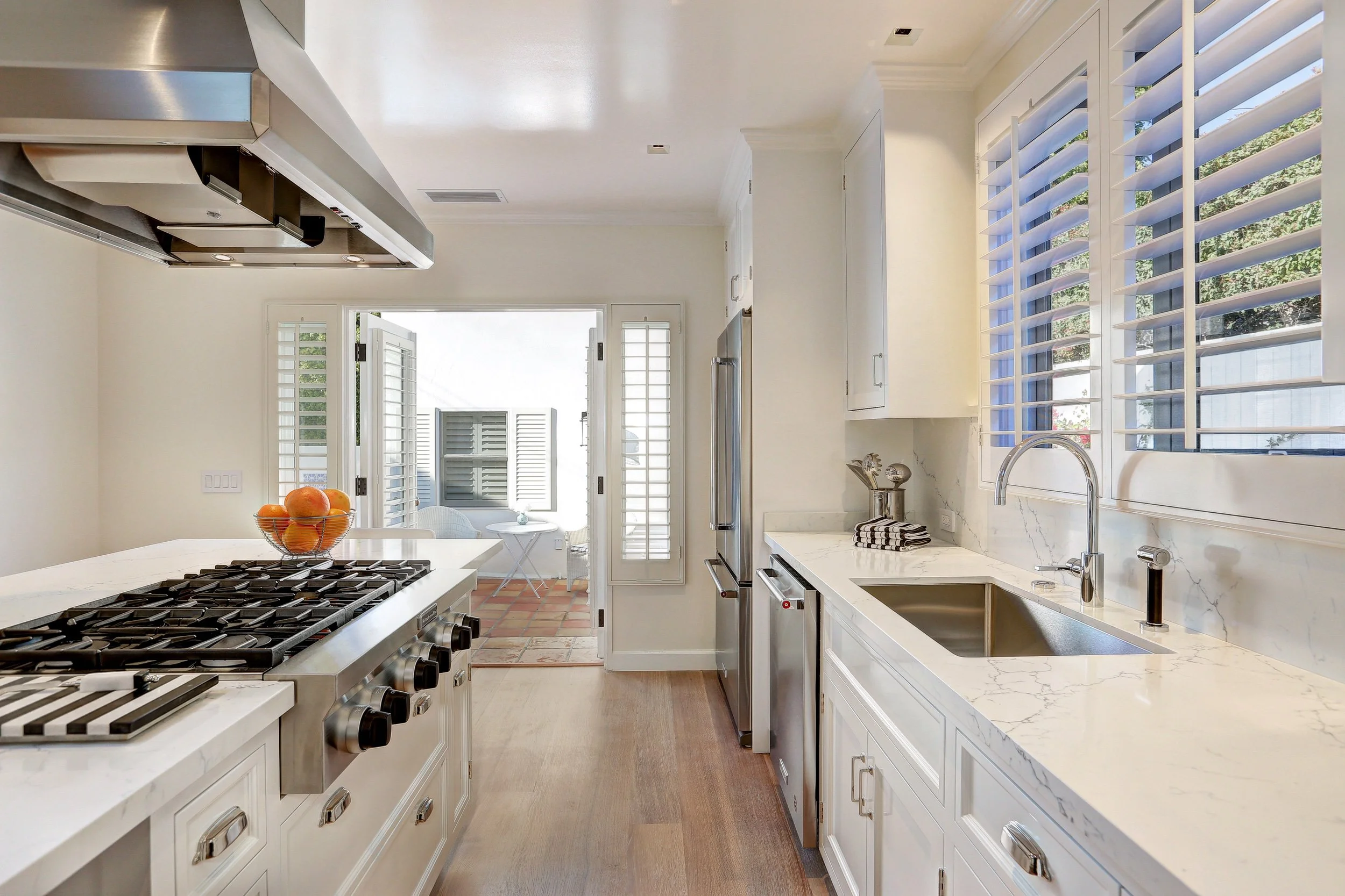 8937 Dorrington Ave photo 8