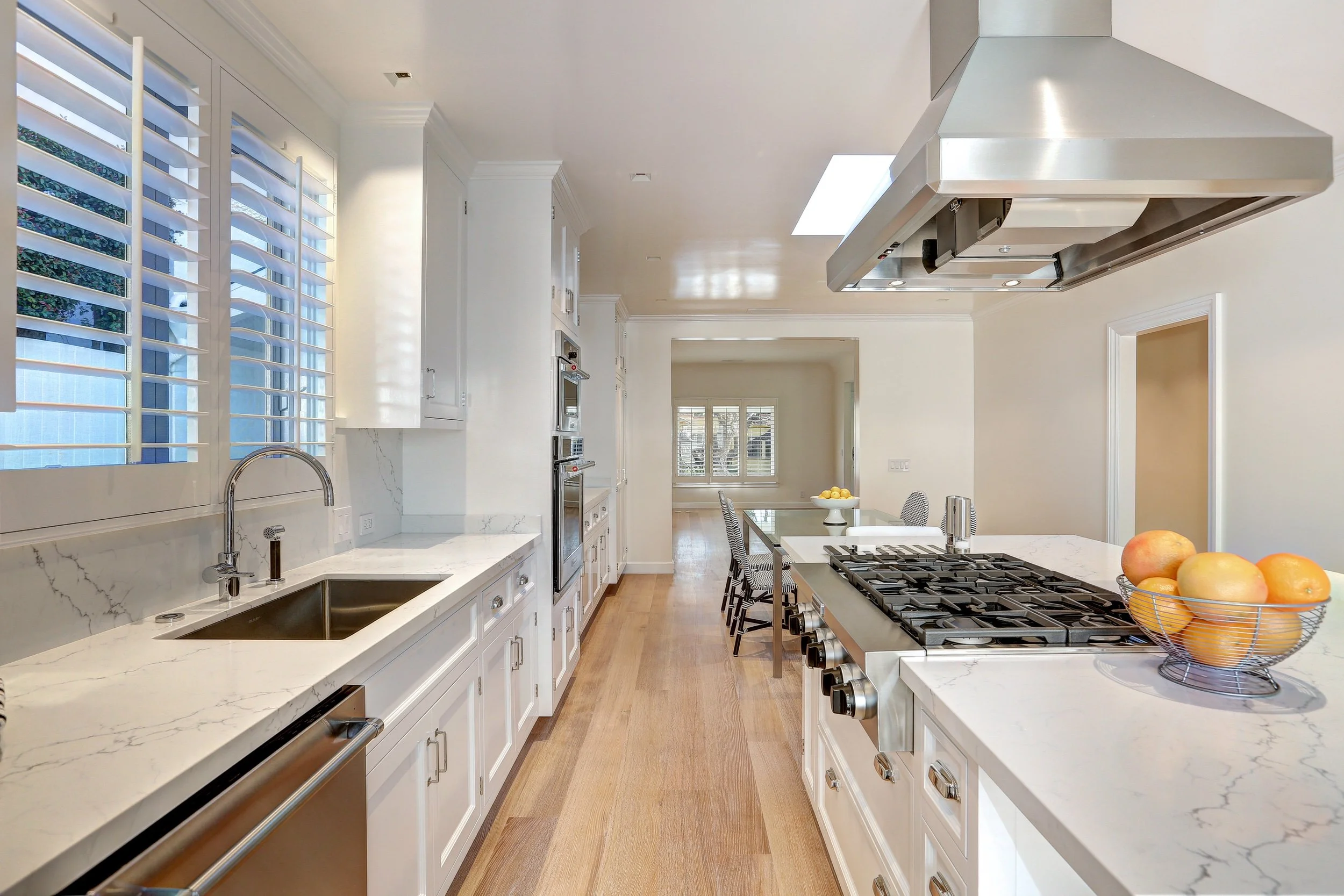 8937 Dorrington Ave photo 9