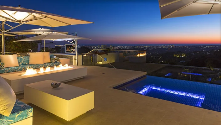 9249 Robin Dr photo 1