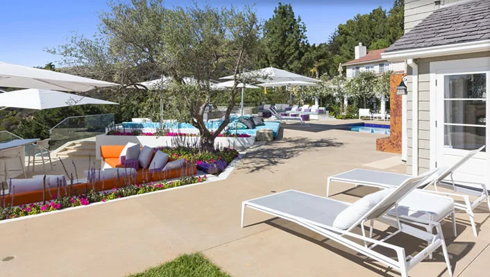 9249 Robin Dr photo 4