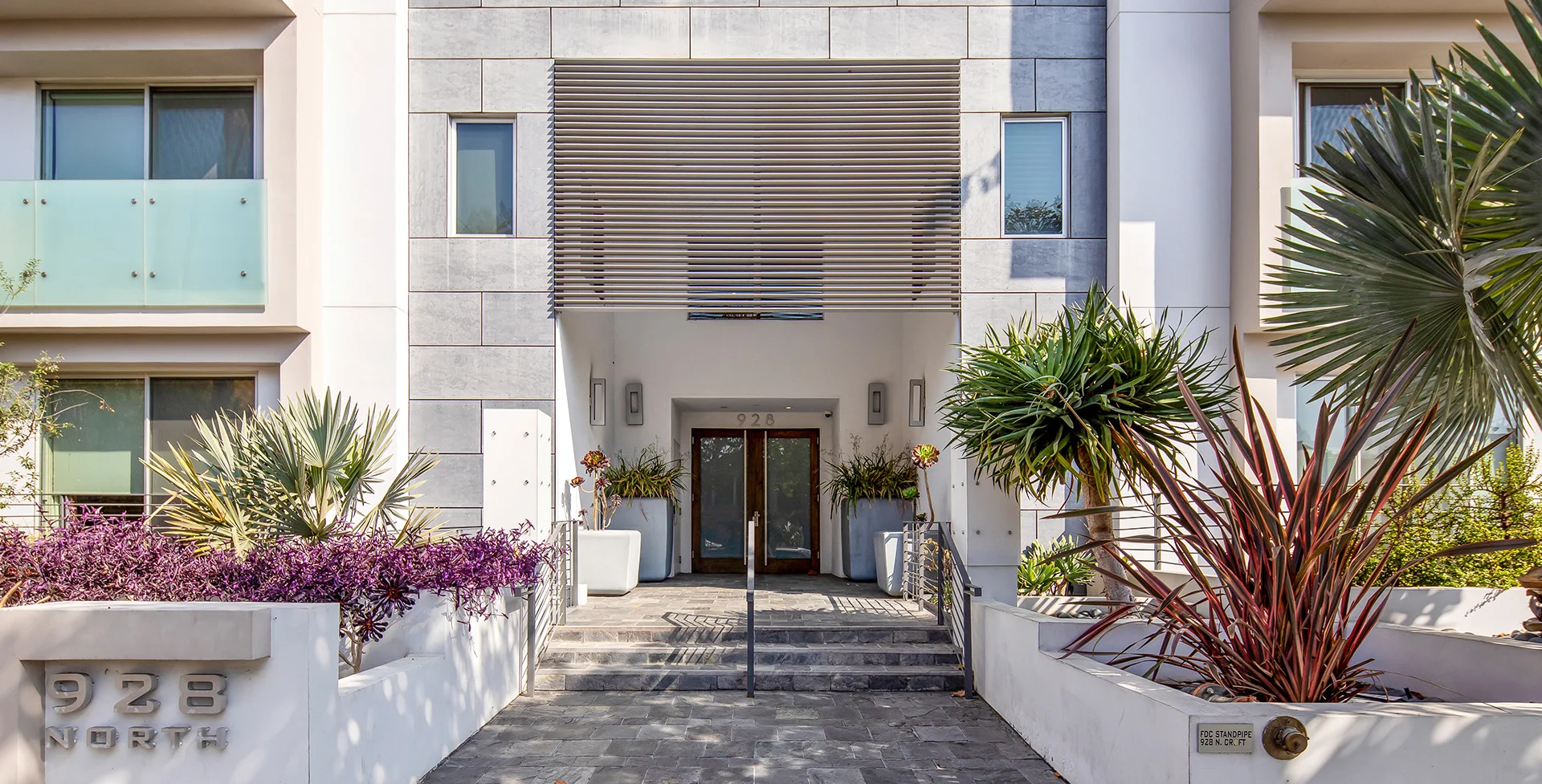 928 N Croft Ave #102 photo 1