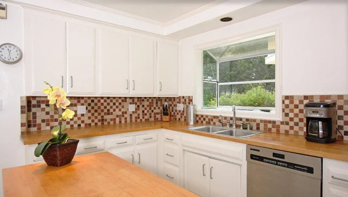 9284 Swallow Drive photo 7