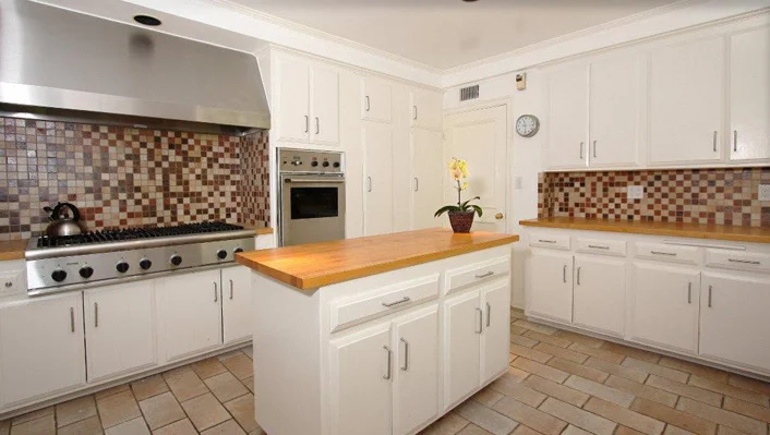 9284 Swallow Drive photo 9