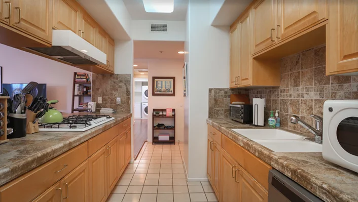 937 12th St #303 photo 13