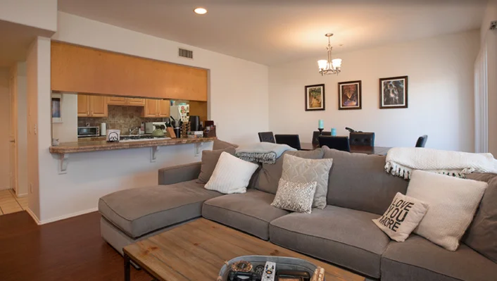 937 12th St #303 photo 5