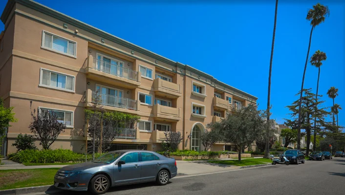 937 12th St #303 photo 6