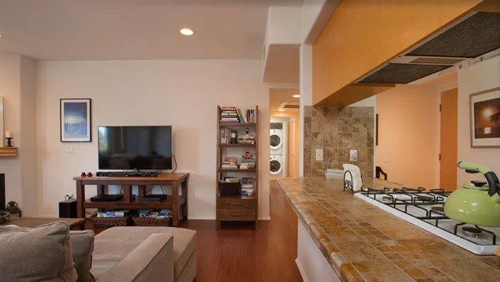 937 12th St #303 photo 8