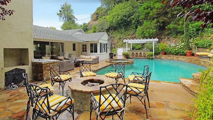 9525 Dalegrove Drive photo 1