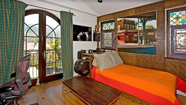 Malibu Colony photo 24