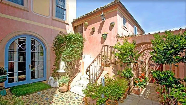 Malibu Colony photo 26